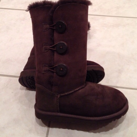 Uggs chocolate colored - Picture 2 of 4