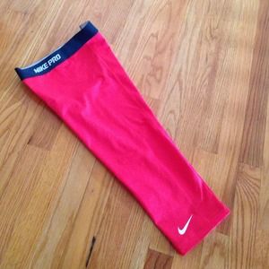 Nike pro capris