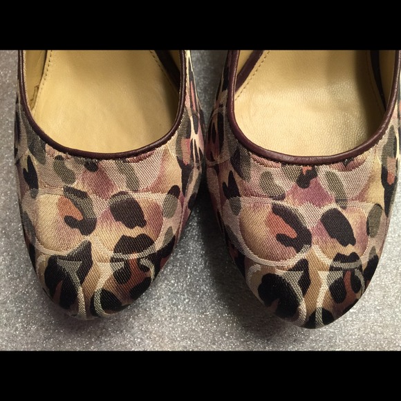 💥🐾1HOUR FLASH SALE⚡️Coach - Picture 3 of 3