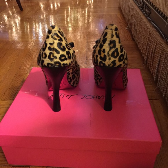 Betsy Johnson Leopard print high heels Mary Jane - Picture 3 of 4