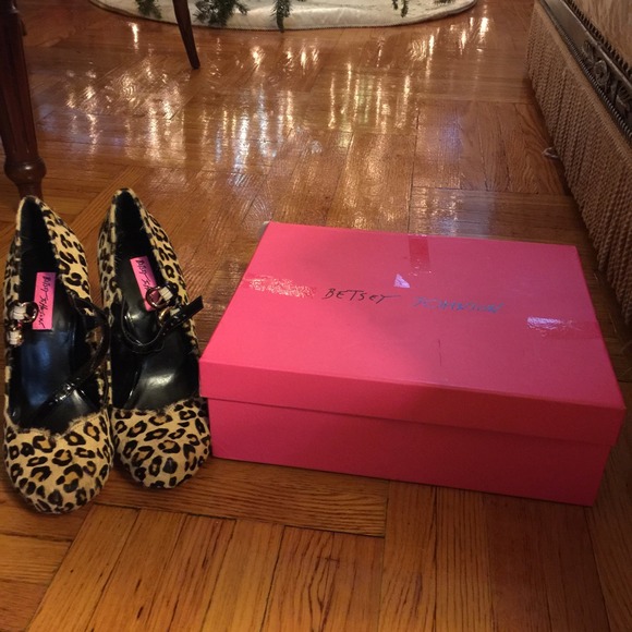Betsy Johnson Leopard print high heels Mary Jane - Picture 4 of 4
