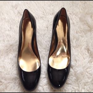 💥Black Patent Leather Coach Heels size 8.5💥