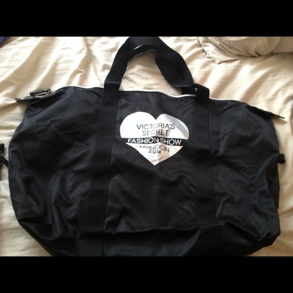 Tradeing!! London 2014 Tote Victoria's Secret