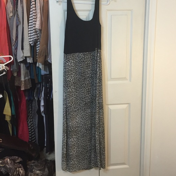 Vince Camuto leopard print maxi dress