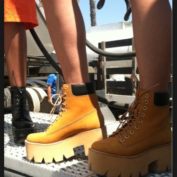 Jeffrey Campbell boots size 7 never been worn