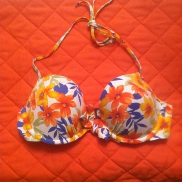 ❌ SOLD ❌ Hollister bikini top