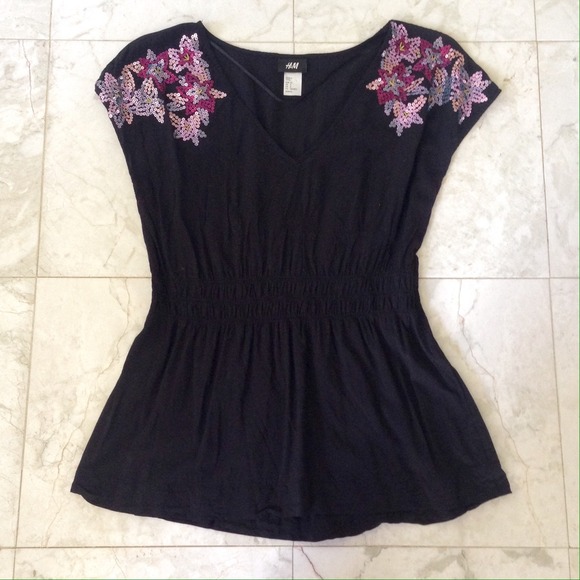 HP🎉 Sequin Black Top With Cinched Waist