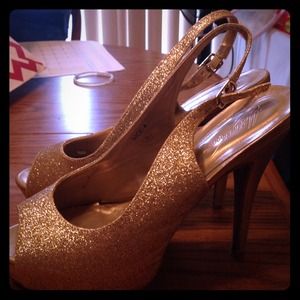 Michaelangelo Gold Heels