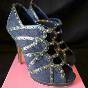 Shoedazzle Blue/Teal Studded Heels