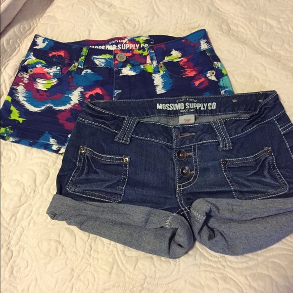 SUMMER SALE. Shorts.