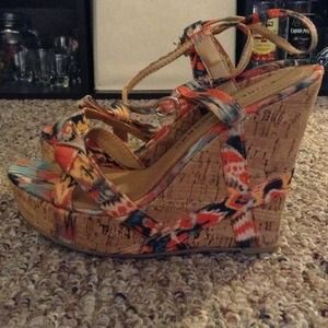 🌟🎉 Chinese Laundry Sultry Wedges