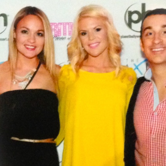 Meet your seller! :) 💌 PRO-BUNDLING!! - Picture 2 of 4