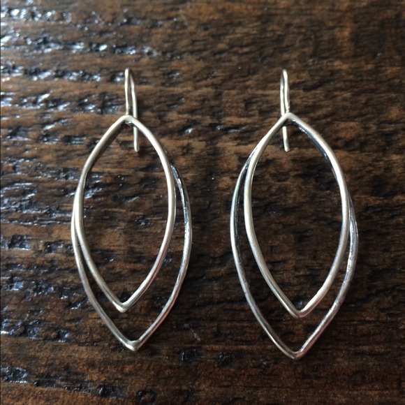 Silpada sterling silver leaf shaped earrings
