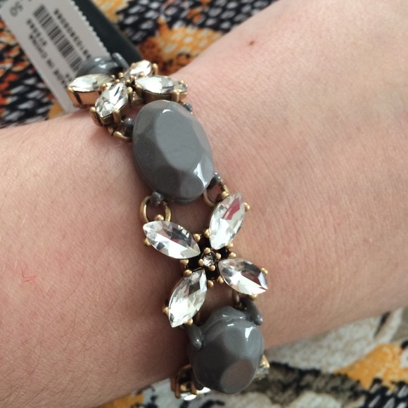 SOLD J.Crew grey and clear stone gold bracelet - Picture 4 of 4