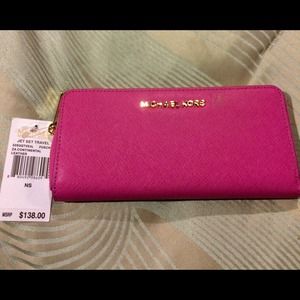 Bnwt Michael kors cell phone wallet