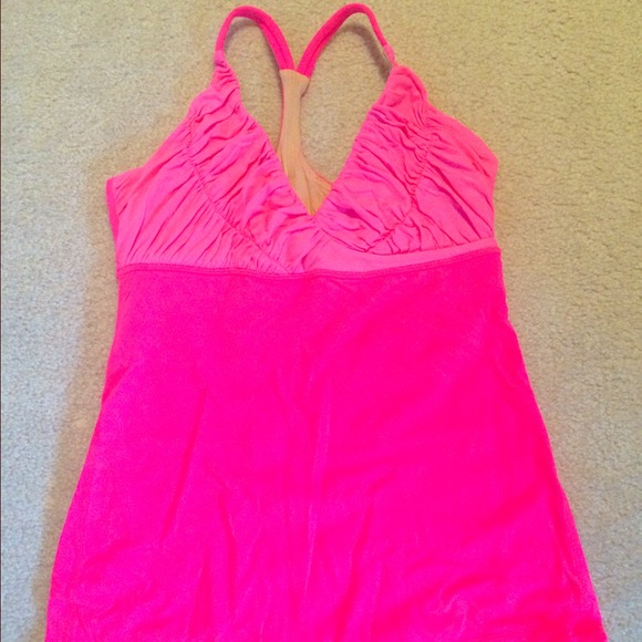Lululemon tank