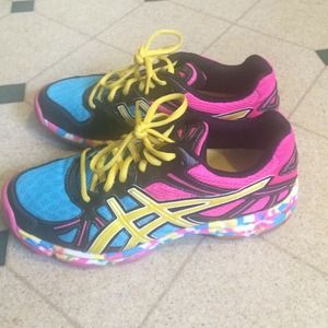 Asics running shoes size 7.5 women's
