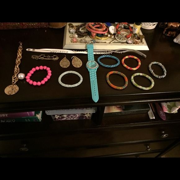 Jewelry Bundle. - Picture 1 of 3