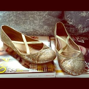 MARC JACOBS GOLD GLITTER BALLET FLATS