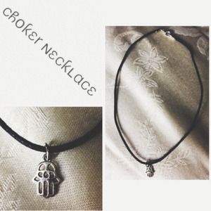 Hamsa hand choker ♡