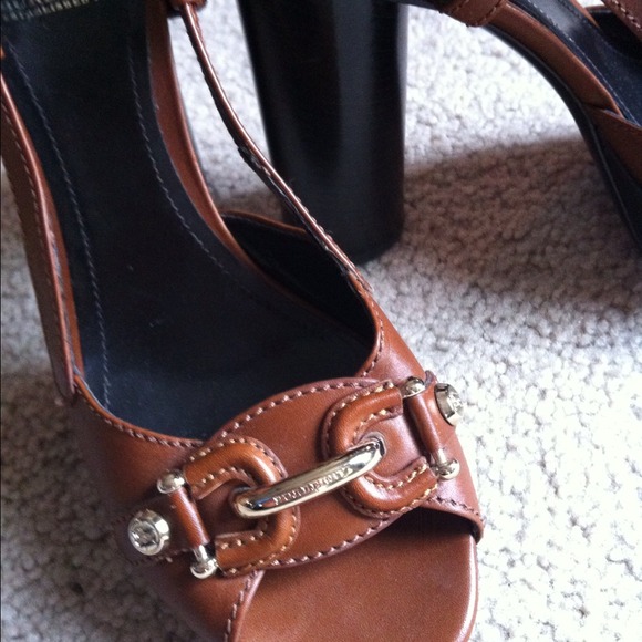 Burberry Heels - Picture 2 of 3