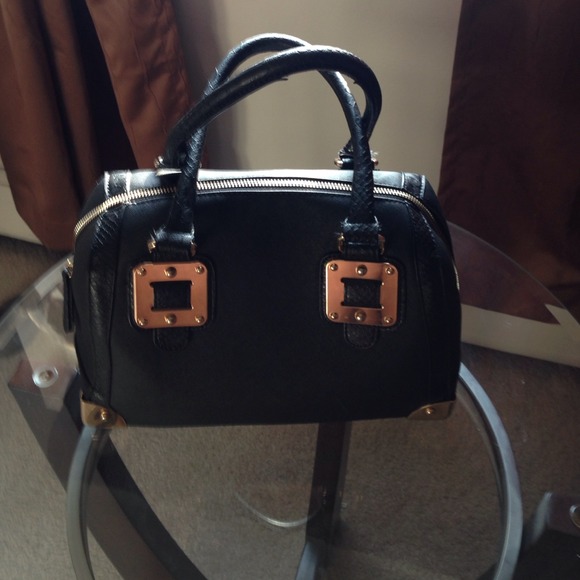 SOLD**Black and gold purse - Picture 1 of 2