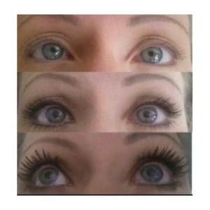 Younique 3D lashes new ! Never opened !!