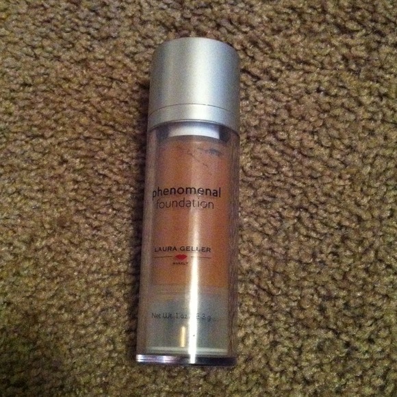 Laura Geller Phenomenal Foundation