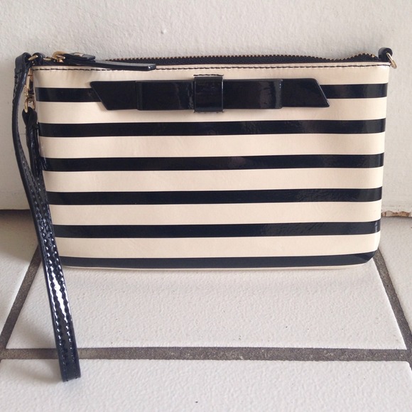 Adorable New Kate Spade Wristlet!