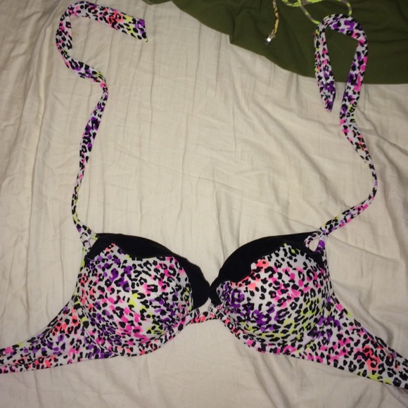 Victorias Secret push-up top 34B