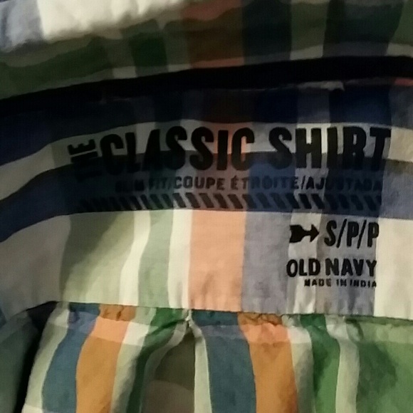 Men's size small Old Navy plaid button down shirt