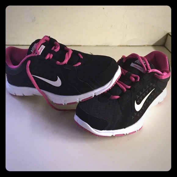 Black & Pink Nike Training Shoes.