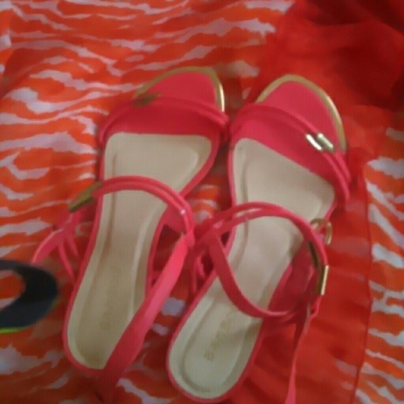 Coral/pink sandals