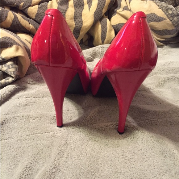 Shoes - Picture 2 of 3