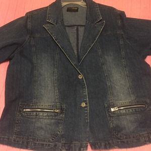 Denim ladies jacket/PRICE CUT 💰💰💰
