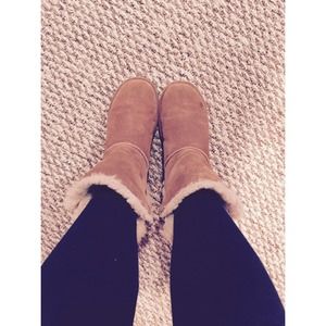 Bearpaw Victorian Mid Tan Boots