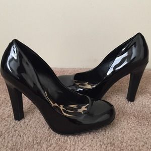 Jessica Simpson Black Patent Leather Pump