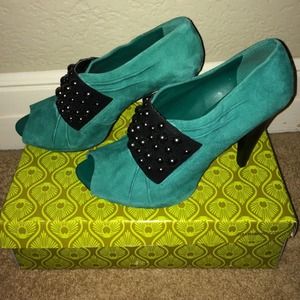 Gianni Bini Peep Toe Heels