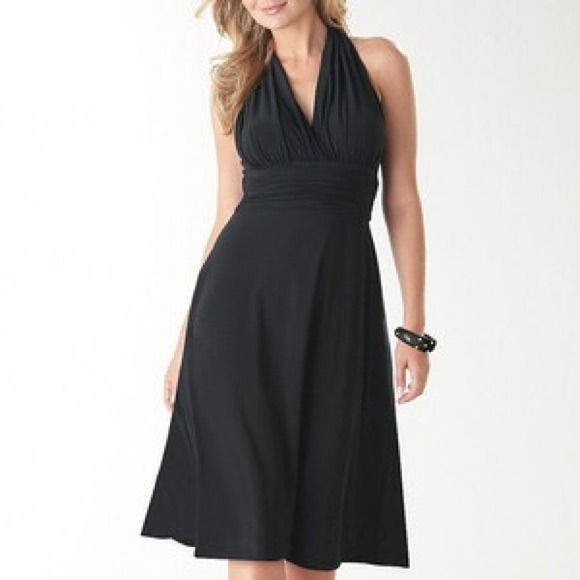 ⚡️Flash Sale! Jones Wear Black Halter Dress