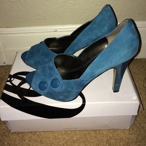 Nine West peep toe heels
