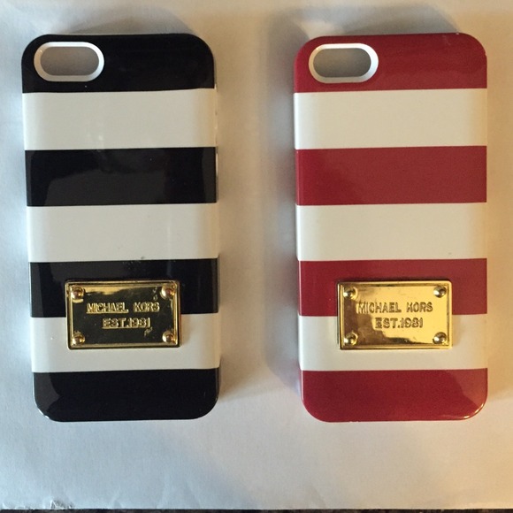 2 Michael Kors iPhone 5s covers