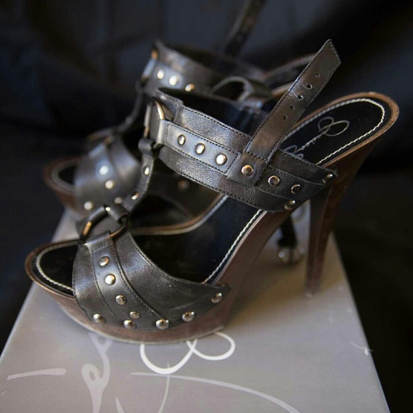 Jessica Simpson Black Leather Pumps