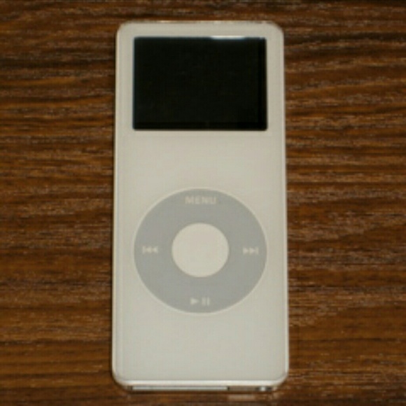 Wanted old ipod small  chunky ipod as pictured iso
