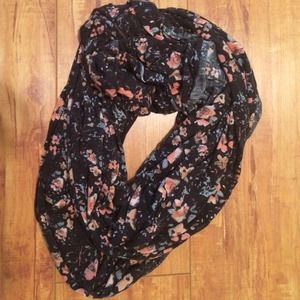 Brandy Melville Floral Scarf