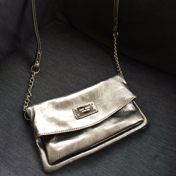 Nine West silver convertible crossbody/wristlet