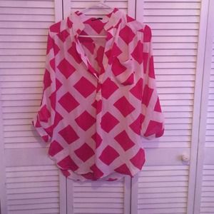 pink diamond patterned shirt