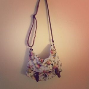 Messenger bag.