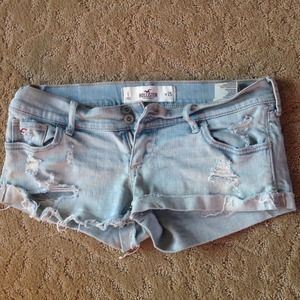 Light Wash Hollisterco denim shorts size 1!