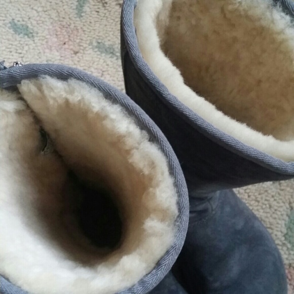 UGG Knightsbridge. Great condition, comes with box - Picture 2 of 4