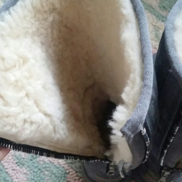 UGG Knightsbridge. Great condition, comes with box - Picture 4 of 4